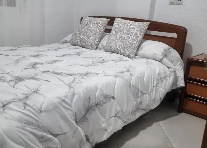 Habitacion Matrimonio A 100 M De La Playa De Poniente